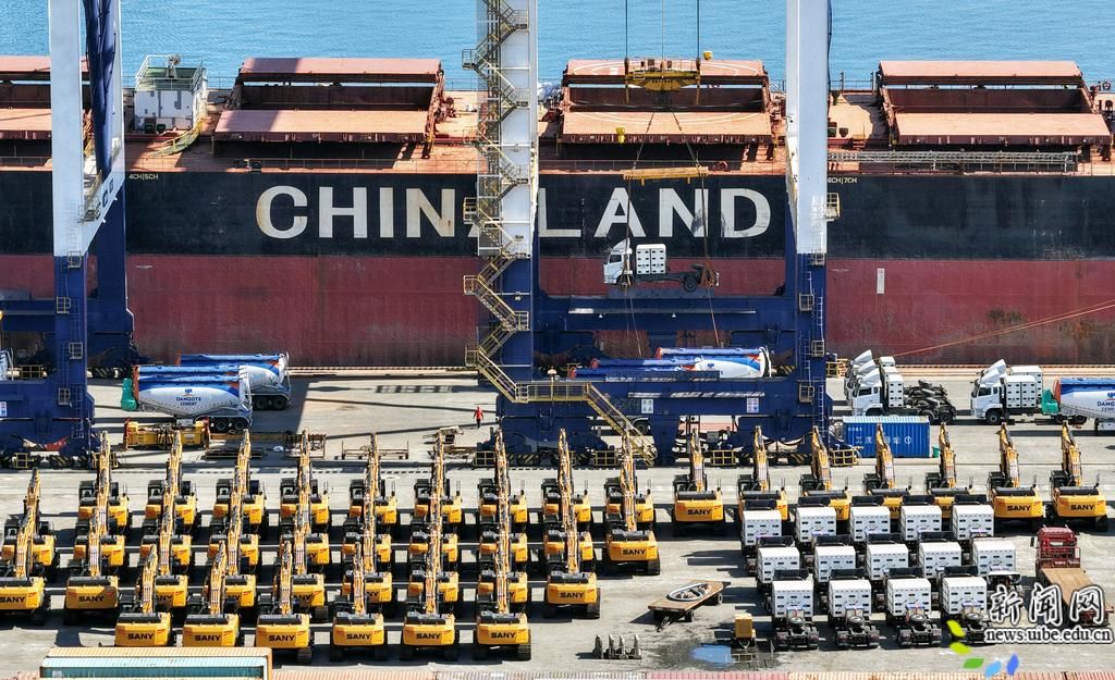 Domestically produced trucks destined for Africa are being loaded onto a China-Africa liner at the Yantai Port in Shandong Province, China, June 11, 2026. /VCG