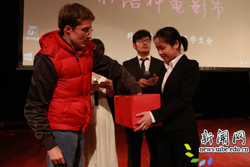 http://news.uibe.edu.cn/uibenews/showimg.php?iid=57233