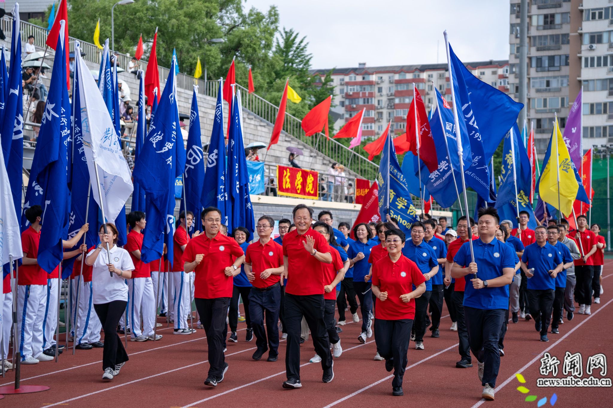 全球跑.jpg