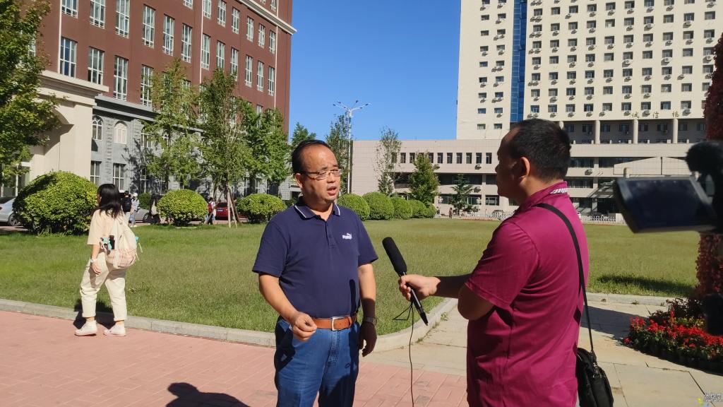 邹亚生院长接受采访 邹亚生院长接受采访